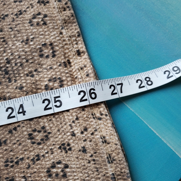 🍾🥂Host Pick🥂🍾 Frame Le Crop Snake Print Denim - Picture 6 of 10